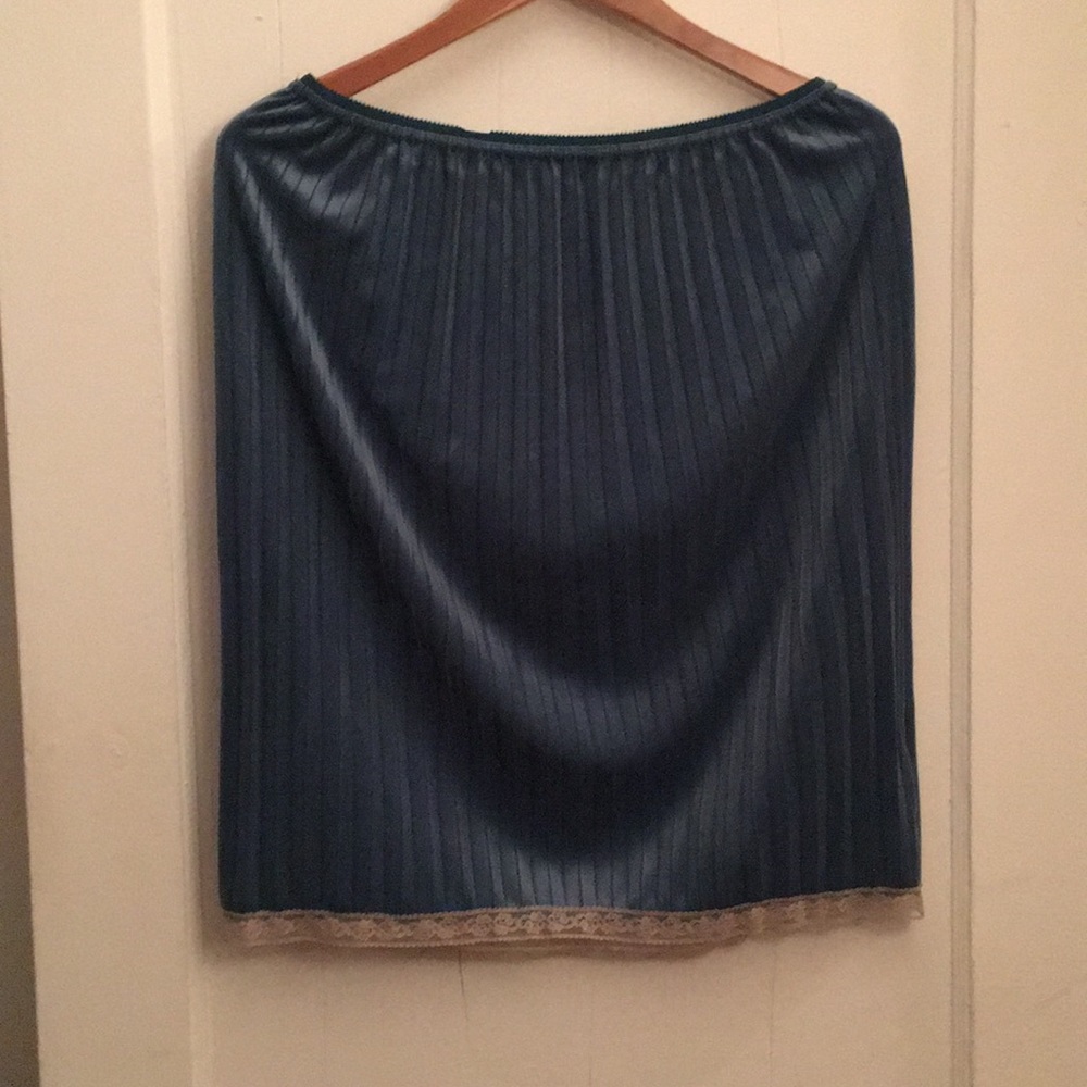 SALE📍crushed velvet pleated skirt
